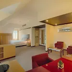 Nh Milano 2 Hotel 4*