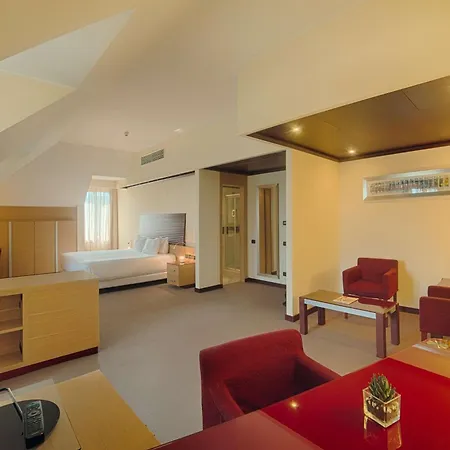 Nh Milano 2 Hotel 4*