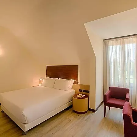 Отель Nh Milano 2 Сеграте